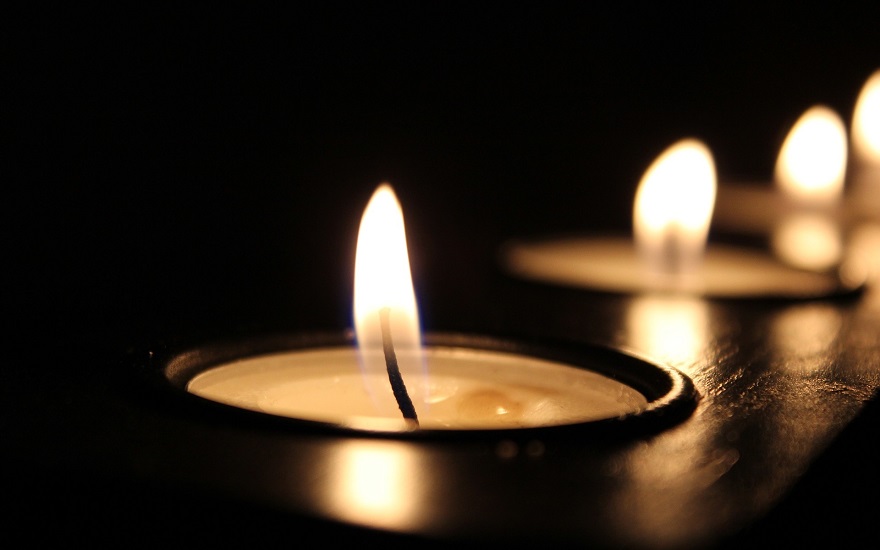 3 candles lit during a blackouts